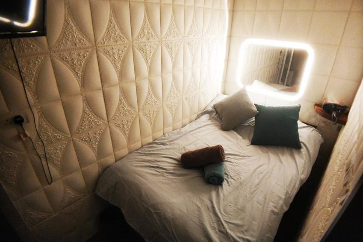 Happy Hotel / LOK INN - Image 4