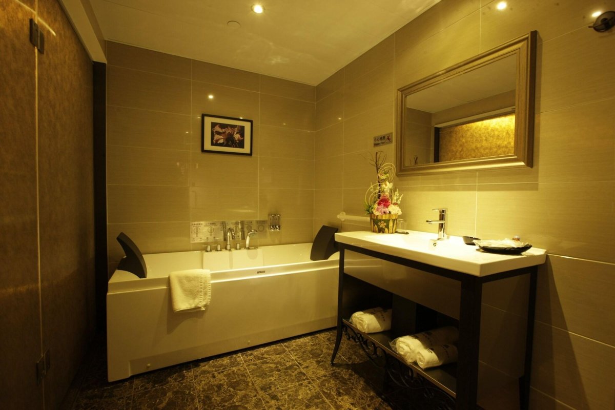 The Ten Hotel - Image 10